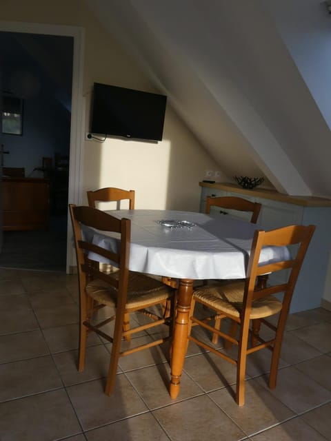 TV and multimedia, Dining area