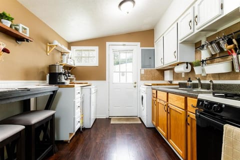 The Huddle & Hangout - 3 Bedroom House Close to ND House in Mishawaka