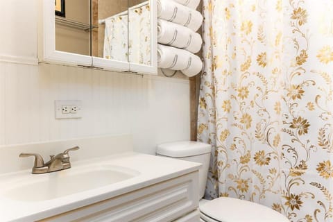 The Huddle & Hangout - 3 Bedroom House Close to ND House in Mishawaka