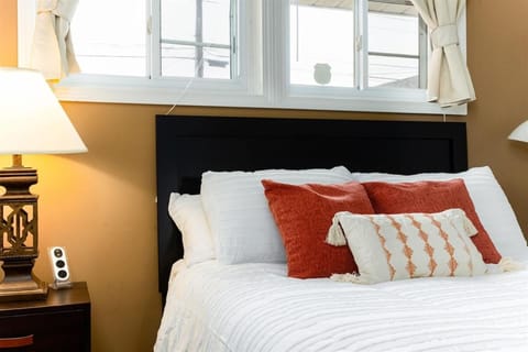 The Huddle & Hangout - 3 Bedroom House Close to ND House in Mishawaka