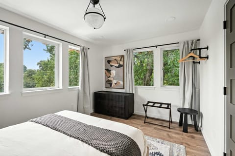 The Adelynn - 5BR Luxury in Walkable Portland House in Portland