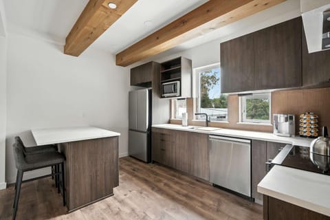 5BR at The Adelynn - Luxury Build - Walk to All House in Portland