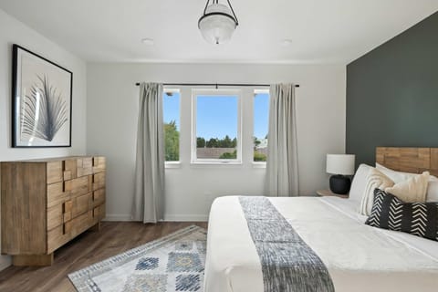 5BR at The Adelynn - Luxury Build - Walk to All House in Portland