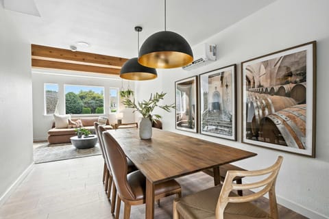 The Adelynn 5BR - Sleek - Spacious - Walkable House in Portland