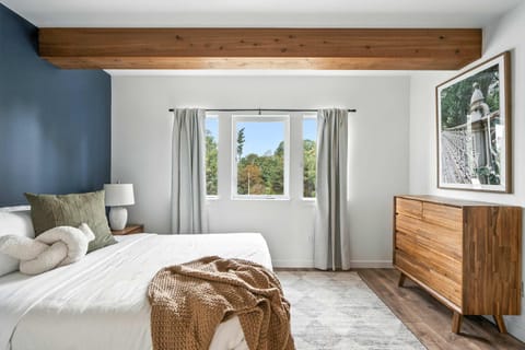 The Adelynn 5BR - Sleek - Spacious - Walkable House in Portland