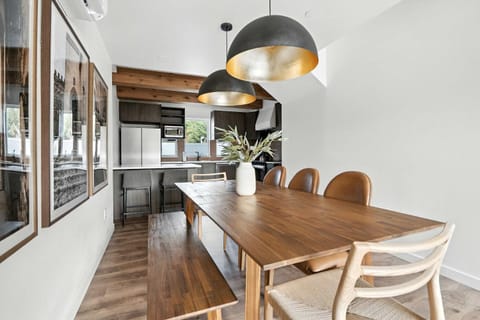 The Adelynn - 5BR Modern Luxury - Central Spot House in Portland