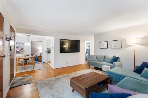 Cozy Portland Retreat with Private Patio and Grill House in Portland