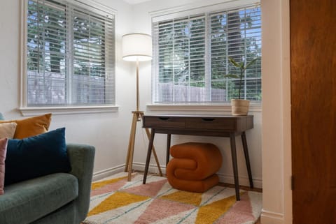 Cozy Portland Retreat with Private Patio and Grill House in Portland