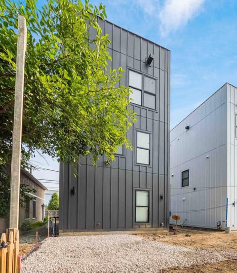 New Build, Downtown Views, next to NCH House in Ohio