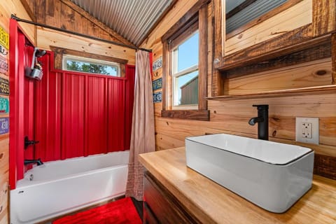 Hill Country Cabin - Cozy Rustic Getaway Cabin in Rio Grande