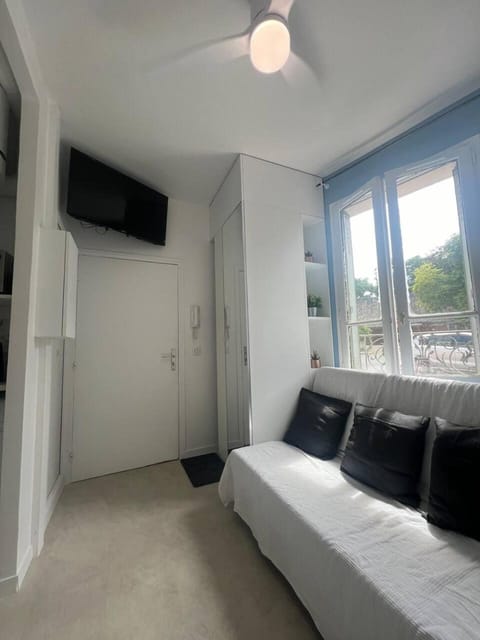 Bright studio equipped 10 min from Paris Apartment in Créteil