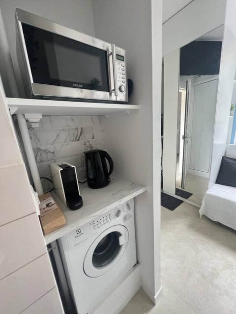 Bright studio equipped 10 min from Paris Apartment in Créteil