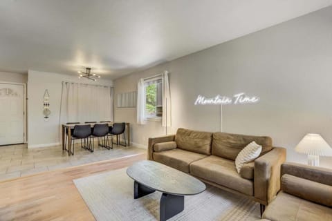 3BD Family Retreat Near COS Airport & Fort Carson House in Fort Carson