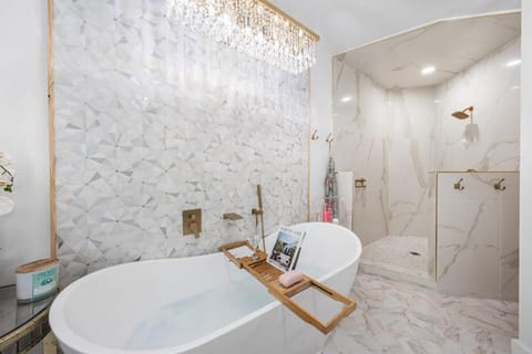 Shower, Toilet, Bathroom, Bath