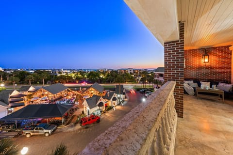 Night, Balcony/Terrace