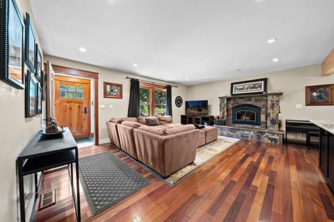 Cozy Aspen Haven - Stay for 6 House in Truckee