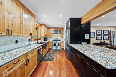 Cozy Aspen Haven - Stay for 6 House in Truckee