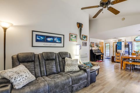 Tranquil Home with Patio and Fenced Yard in Vancouver! House in Vancouver