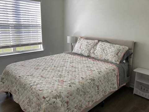 Peaceful & Spacious Family Home House in Savannah