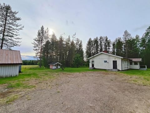Property building, Spring, Day, Garden