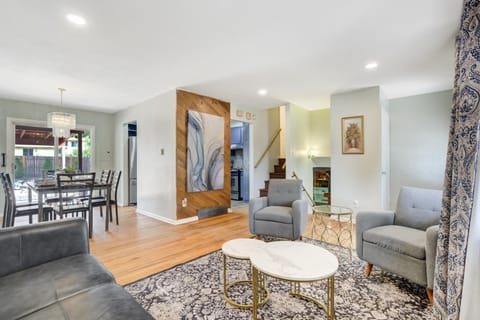 The Central Nest - 3BR Monthly Family Home House in Colorado Springs