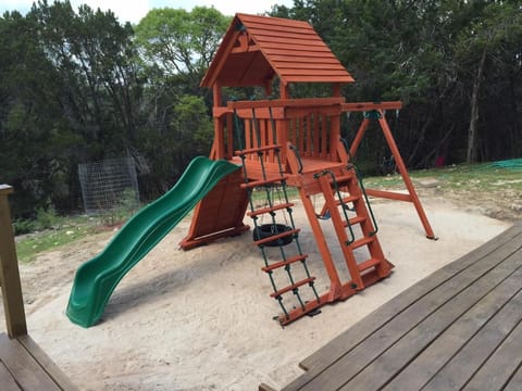 Buttercup Guest House - Pool & Hot Tub - Views House in Wimberley
