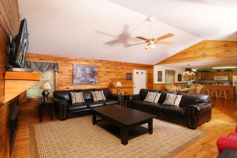 Holly Grove #1 Chalet in Pigeon Forge