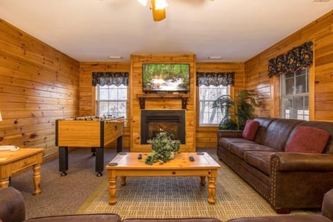 Briarstone Lodge Condo 13F Condo in Pigeon Forge