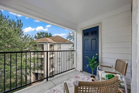 Luxe Oasis near downtown, pool, free parking Apartment in Montopolis