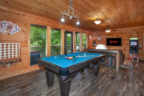 Secluded Cabin Hot Tub Fireplace GameRoom MORE Cabin in Gatlinburg