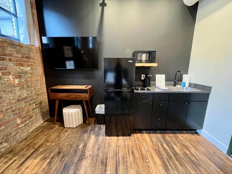 The Produce Suites Apartment in Toledo