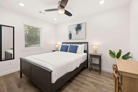 Benton Blue-Half Mi to Downtown-Perfect for Bikers House in Rogers