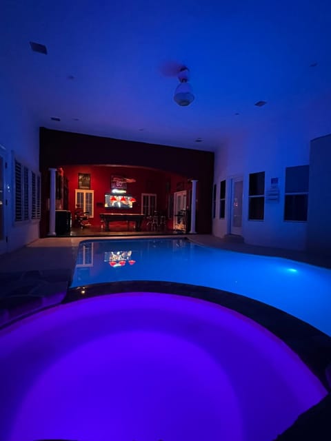 3bedroom 3 bath Indoor pool House in El Paso