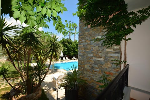 Balcony/Terrace, Pool view