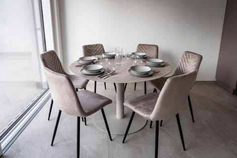 Living room, Seating area, Dining area