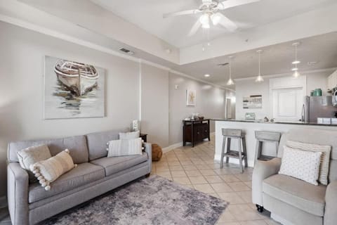 Wharf 811 Waterfront Views Lazy River sleeps 6 House in Orange Beach