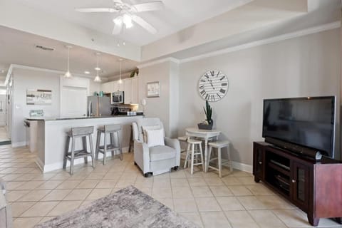 Wharf 811 Waterfront Views Lazy River sleeps 6 House in Orange Beach