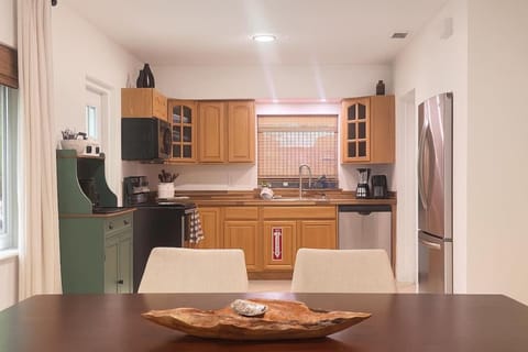 Cozy Dania Beach House with Fenced Backyard House in Dania Beach