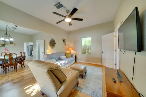 Walk to Alamodome! Pet-Friendly Home with Yard House in San Antonio
