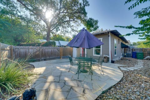 Walk to Alamodome! Pet-Friendly Home with Yard House in San Antonio
