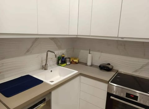 Garden Retreat 2 bedroom apt in Kallithea Apartment in Kallithea