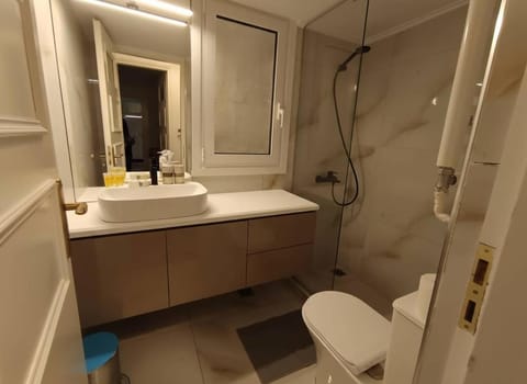 Garden Retreat 2 bedroom apt in Kallithea Apartment in Kallithea