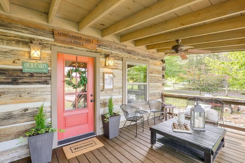 Hike, Leaf Peep and More Sleek Cabin in Weaverville Cabin in Buncombe County