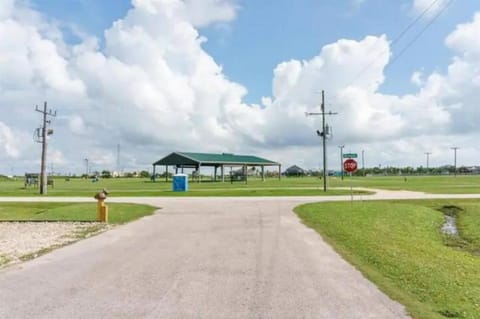 Beautiful house, Sleeps 14! Pet&kid friendly! House in Bolivar Peninsula
