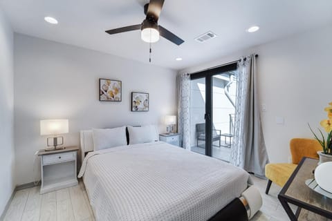 Your private ACL stylish gated home minutes from the music House in Austin