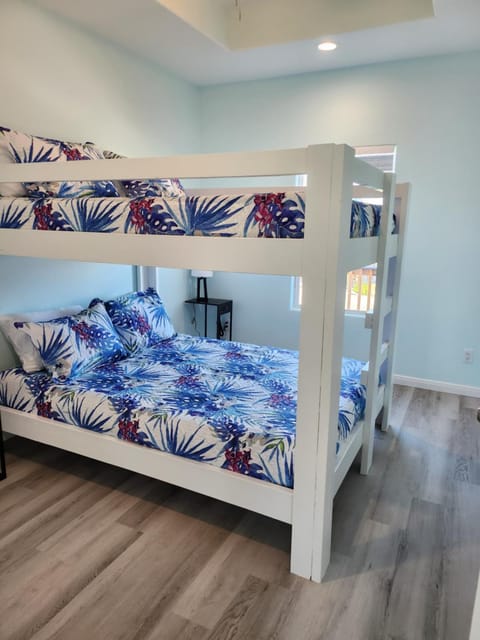 Escape to the beach with pets &kids House in Bolivar Peninsula