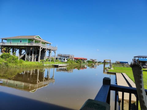 Seahorse Sea Fish Camp Sleeps 16 House in Bolivar Peninsula