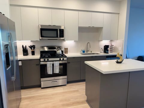 Coffee/tea facilities, Kitchen or kitchenette, Food and drinks, Food, dishwasher, microwave, oven, stove, toaster