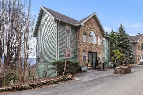 Mountain View Paradise by Avada Properties House in Gatlinburg