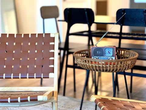 Living room, Decorative detail, Seating area, Dining area
